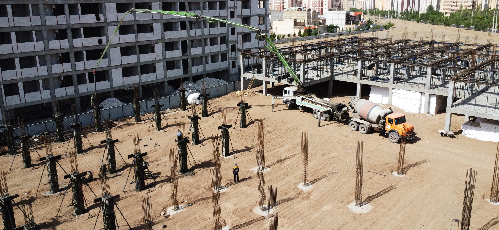 گزارش تصویری: پارت اول بتن ریزی ستون‌های سقف اول بلوک B پروژه غدیر۲