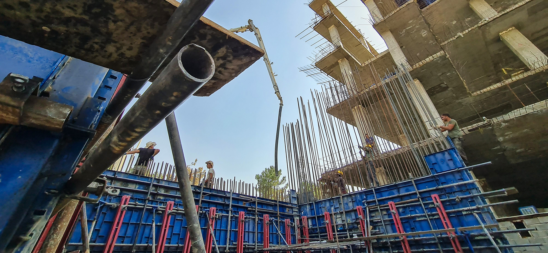 گزارش تصویری: بتن‌ریزی دیوار و سقف اول پروژه ماهور
