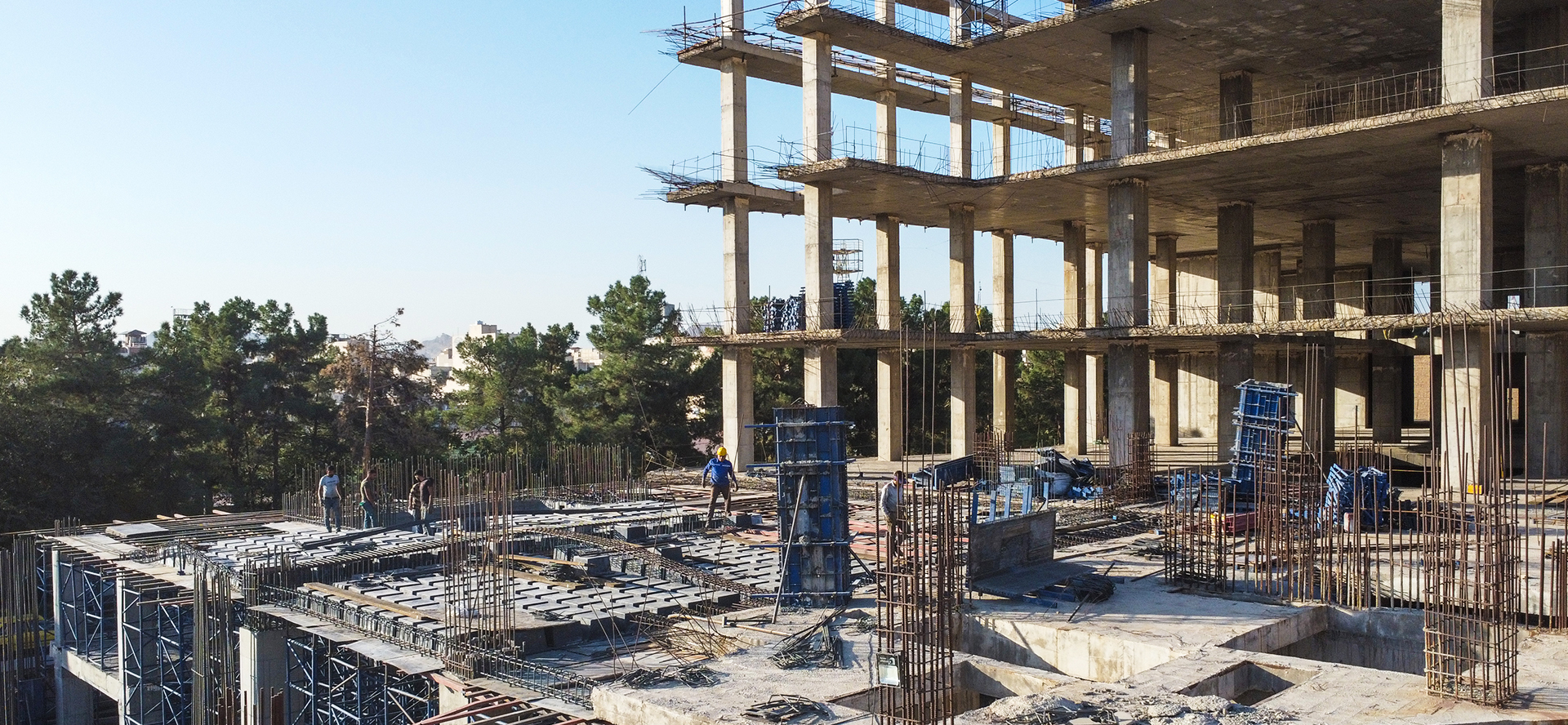 گزارش تصویری:  مراحل آماده‌سازی سقف اول پروژه ماهور در بخش میانی سازه